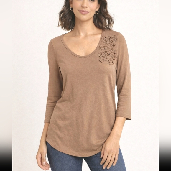 Old Navy Tops - Old Navy Mocha Floral Top  3/4 Sleeve Sz. medium